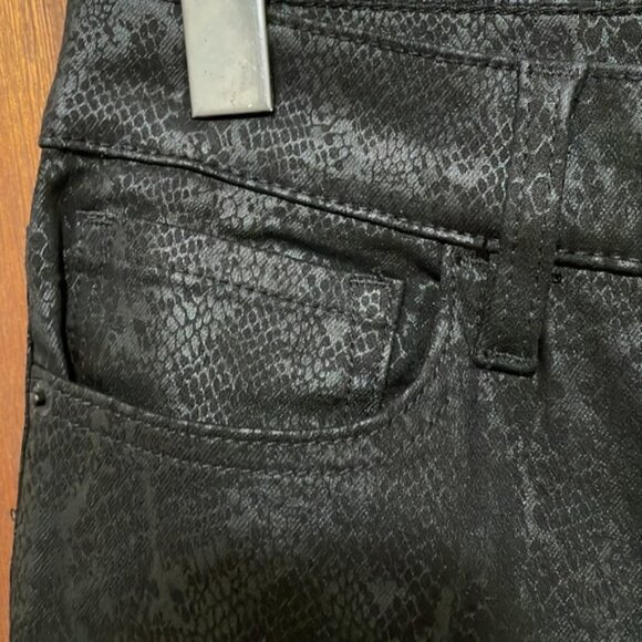 NWT Dynamite Kate Ultra High Rise Snakeskin Skinny Jeans - Picture 9 of 10